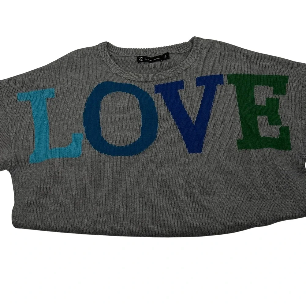 N Y & Co Women's‎ HighLow Gray LOVE Graphic Knit Crew Neck M Sweater Casual Cozy - Picture 4 of 8